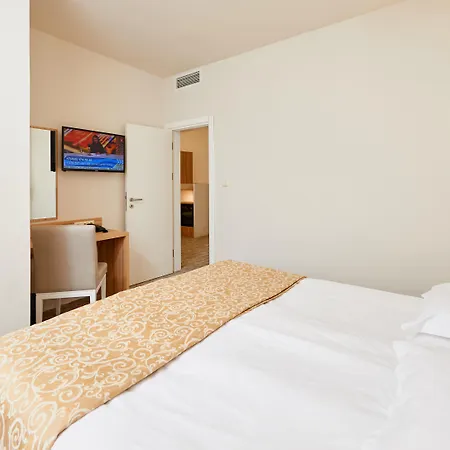 Laguna Park & Aqua Club Hotell 4*