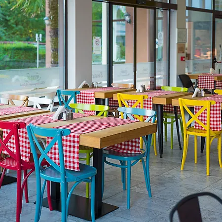 מלון Laguna Park & Aqua Club סאני ביץ'