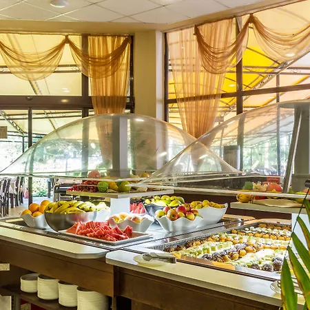 Laguna Park & Aqua Club Hotell 4*